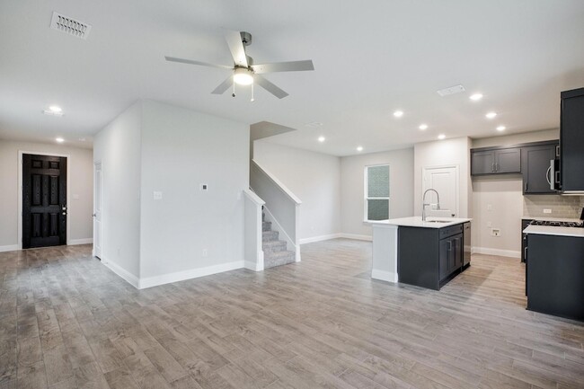 Building Photo - 805 Sicily Blvd