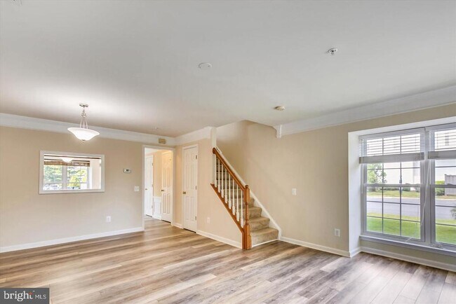 Building Photo - 46920 Courtyard Sq