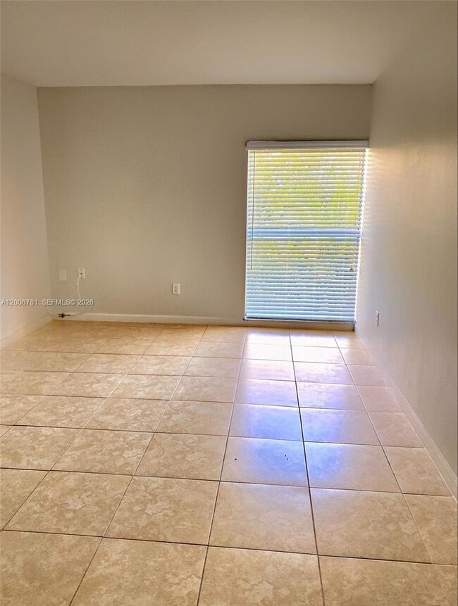 Building Photo - 2160 SW 16th Ave