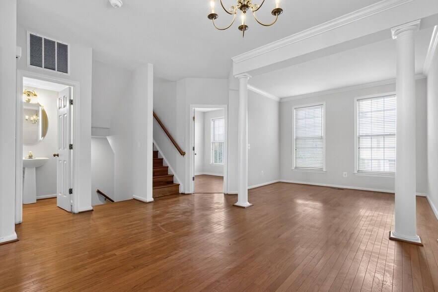 Building Photo - 2347 Battery Hill Cir