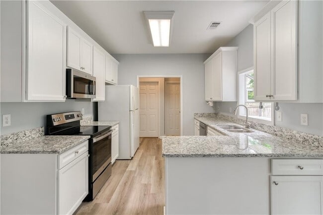 Building Photo - 355 Lamme Chase