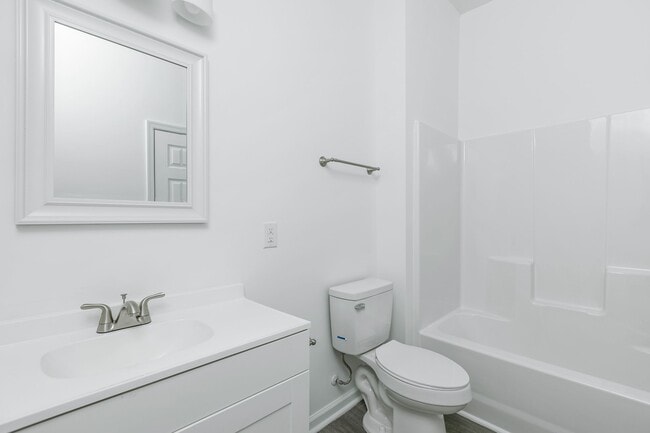 Building Photo - newly renovated property