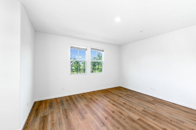 Building Photo - Citrus Heights AMAZING FLOOR-PLAN (Solar) ...