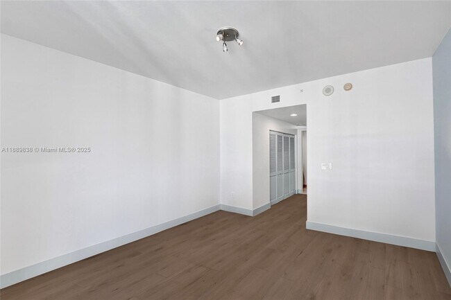 Building Photo - 3535 S Ocean Dr