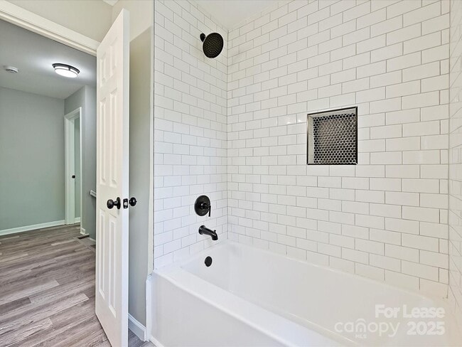 Building Photo - 2544 Cedarwild Rd