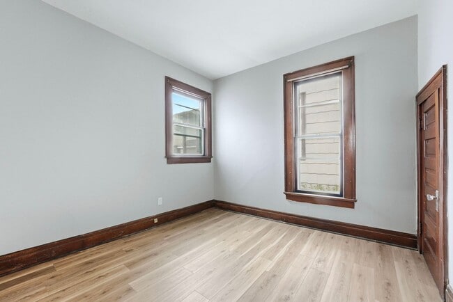 Building Photo - Move-In Ready with Bonus Storage Space!