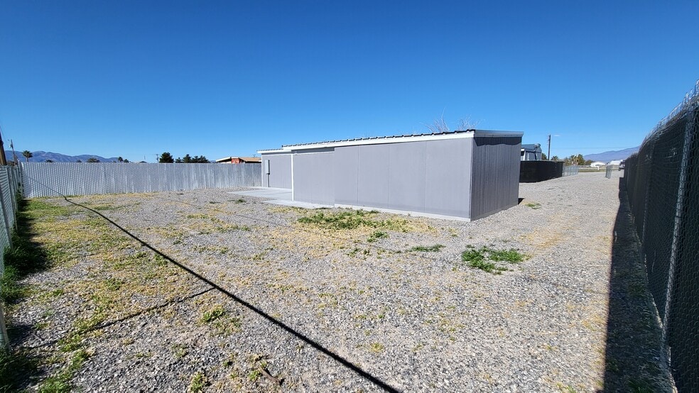 Building Photo - 1611 E Gamebird Rd