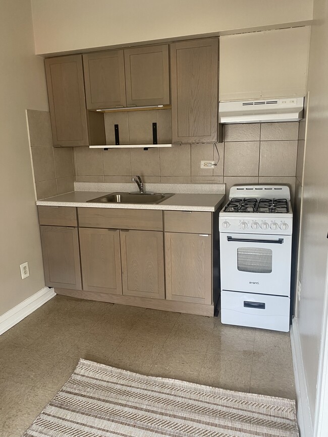 All new kitchen - 114 E Main St