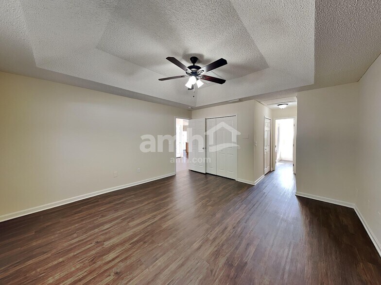 Building Photo - 2952 Majestic Oaks Ln