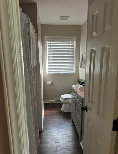 Building Photo - 405 Crestwood Dr