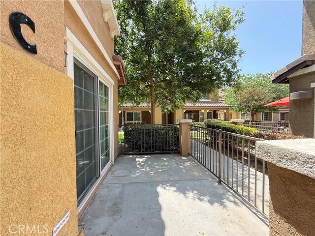 Building Photo - 25858 Iris Ave