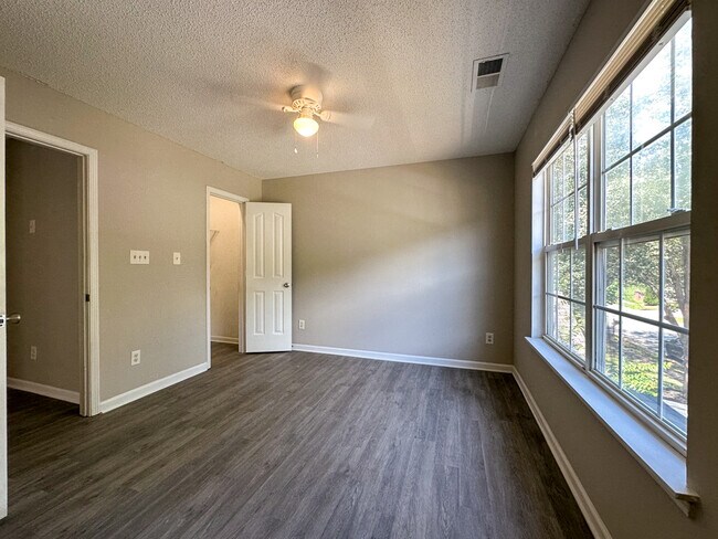 Building Photo - 12143 Brownestone View Dr