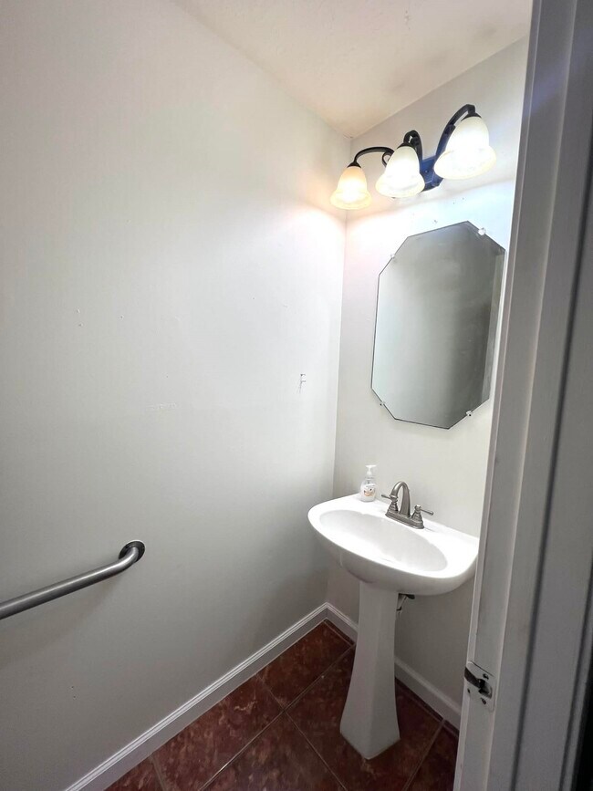 Building Photo - 19514 Azalea Valley Dr