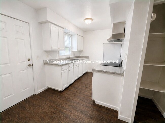 Building Photo - 623 Bedlow Dr