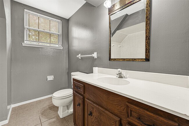 Building Photo - 225 St Cloud Dr