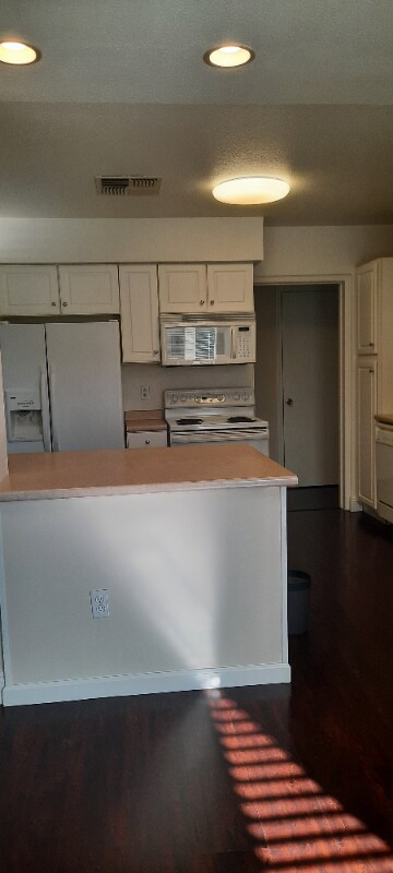 Building Photo - 4924 Cabrillo Way