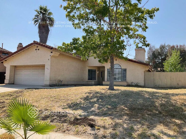 Primary Photo - 1656 W Knapp Dr