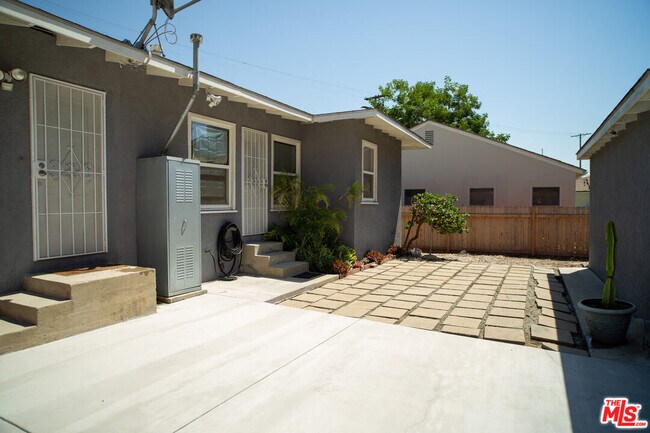 Building Photo - 5258 Thornburn St