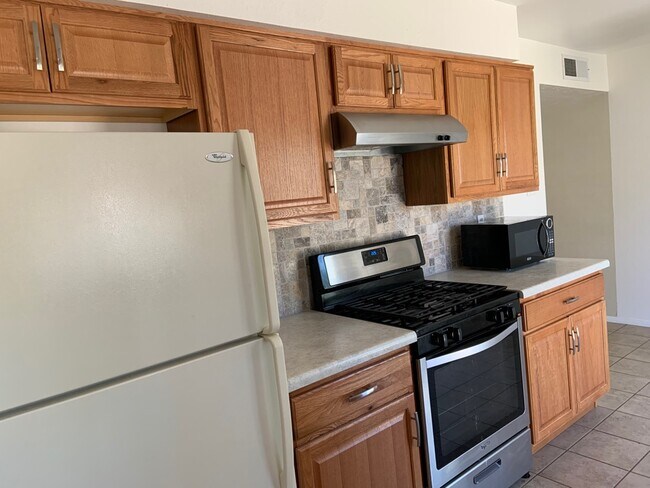 Building Photo - 12809 Mountain View Ave NE