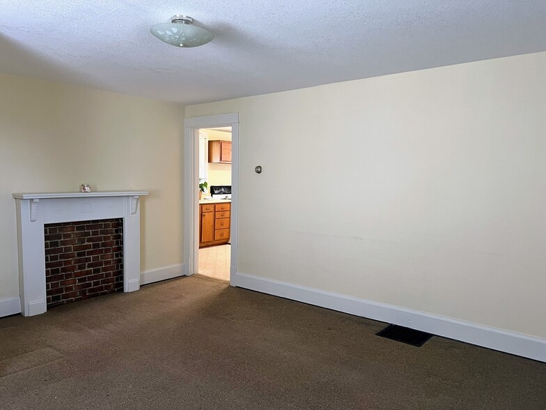 Building Photo - 41 Bowers Ave