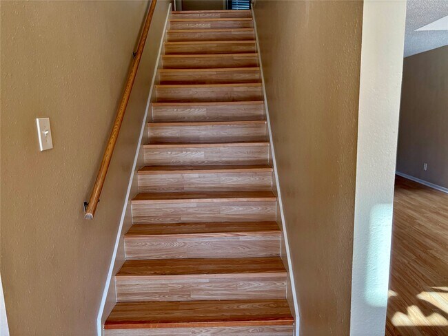 Building Photo - 18210 Bal Harbour Dr