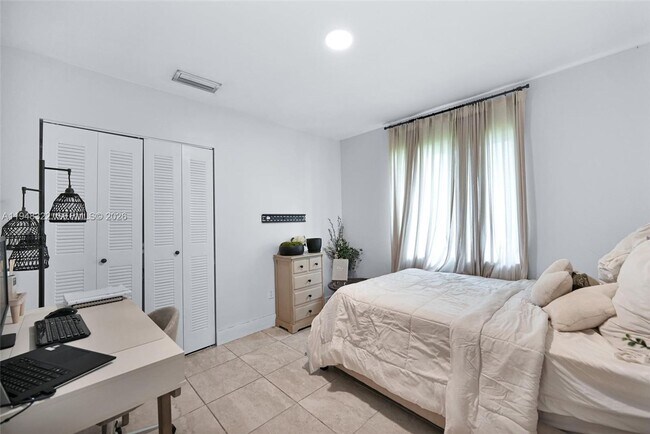 Building Photo - 8780 SW 200th Terrace