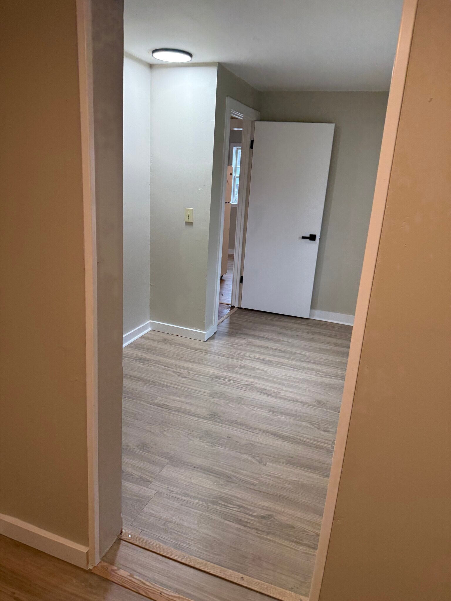 Building Photo - 1606 N Lindsay St