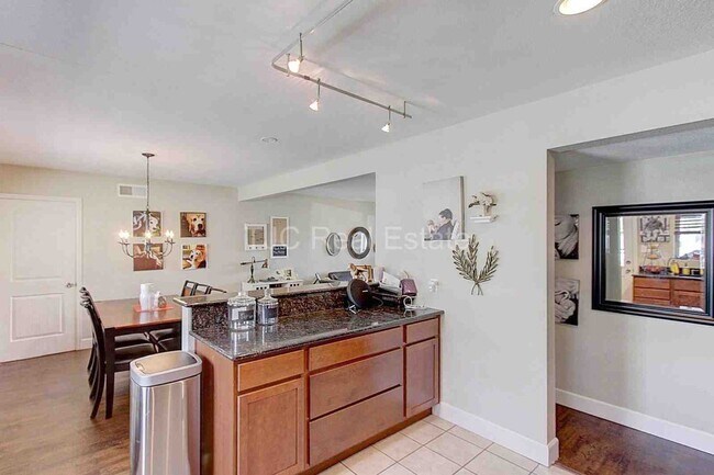 Building Photo - 795 Salem St