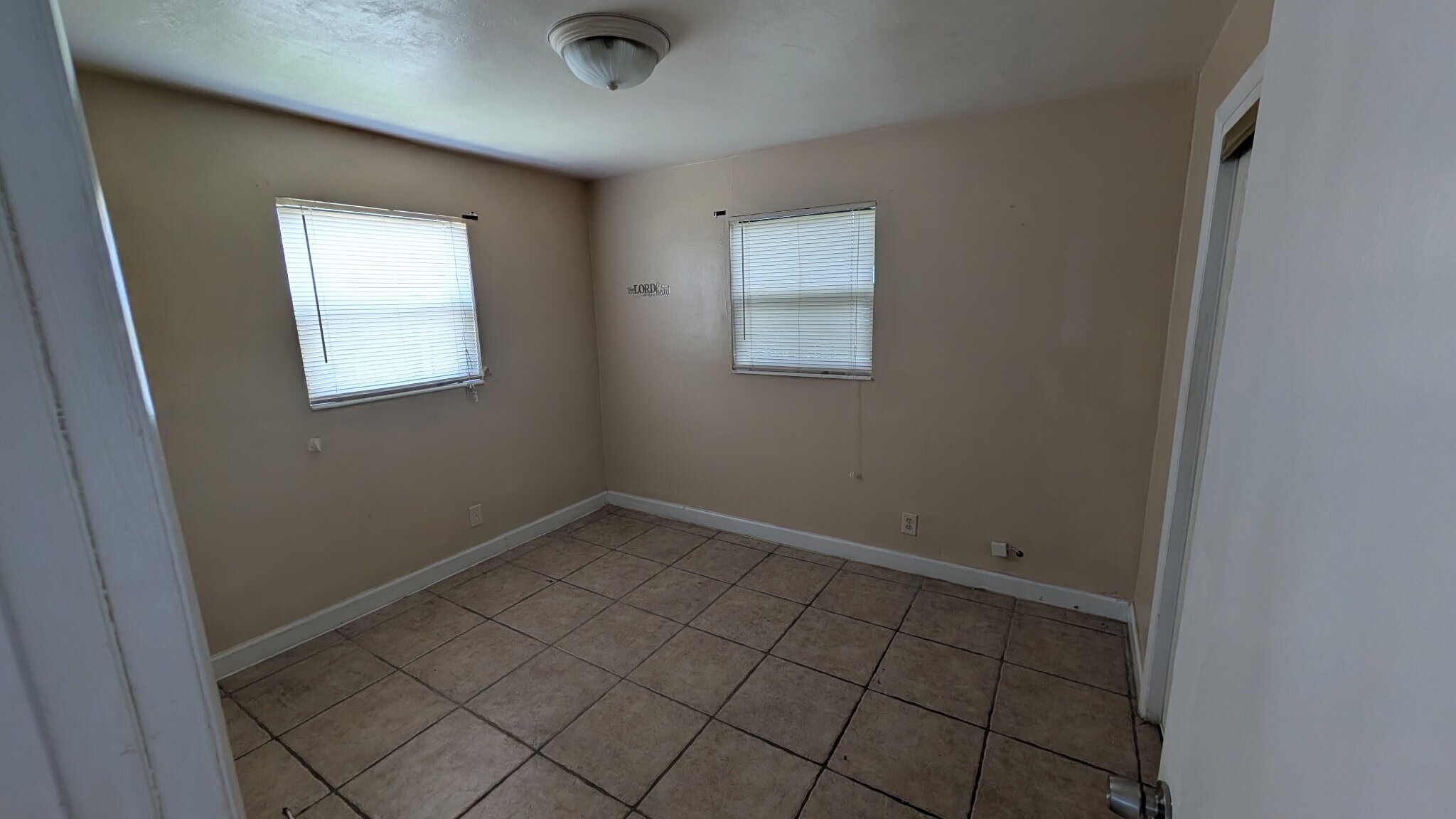 Building Photo - 4100 NW 39th Ave