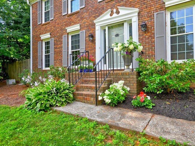 Building Photo - 4512 Woodlawn Lake Dr