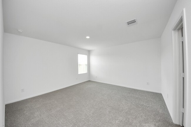 Building Photo - 1220 Charlotte Wy