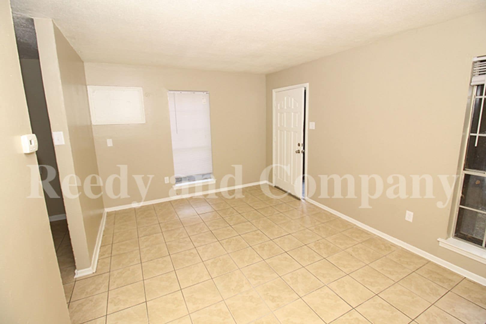 Building Photo - 4557 Spring Valley Dr
