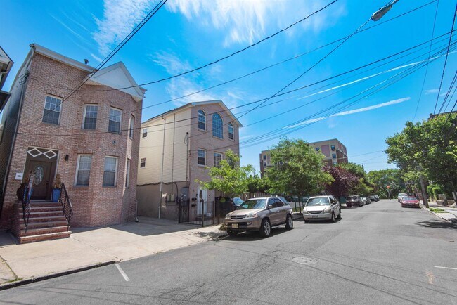 Building Photo - 28 Armstrong Ave