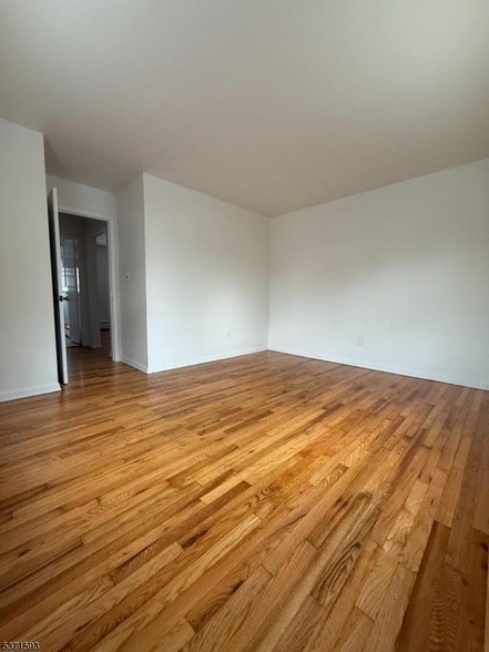 Building Photo - 824 Bayway