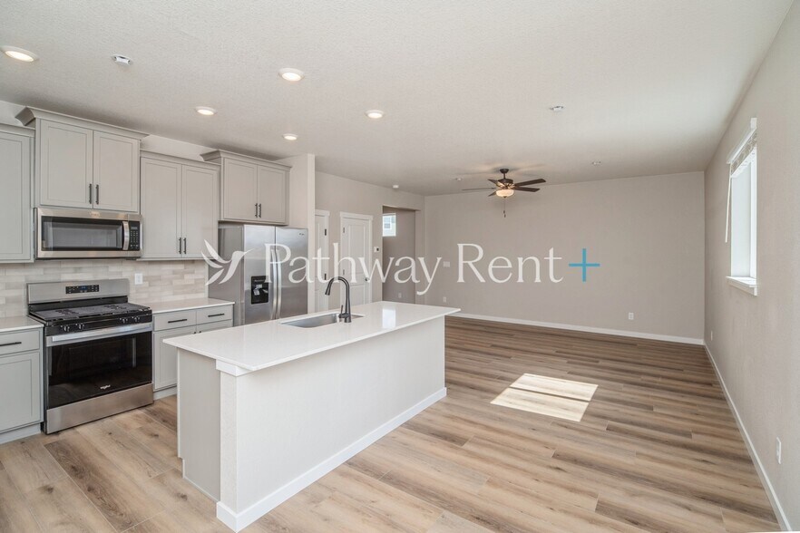 Building Photo - 9421 Yampa Ct