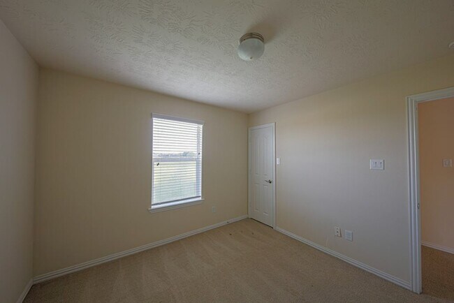 Building Photo - 140 Avery Springs Ln