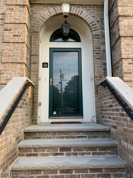 Primary Photo - 58 Bloomfield Ave