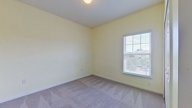 Building Photo - FIRST MONTH FREE OF RENT IF MOVE IN BY JUN...