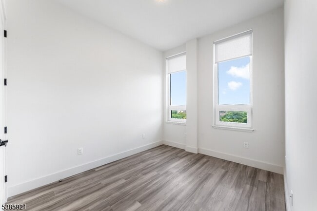 Primary Photo - 55 Washington St