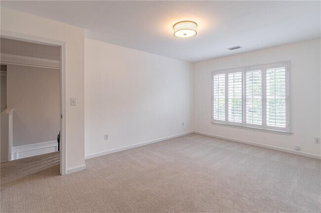 Building Photo - 5491 Oxford Chase Way
