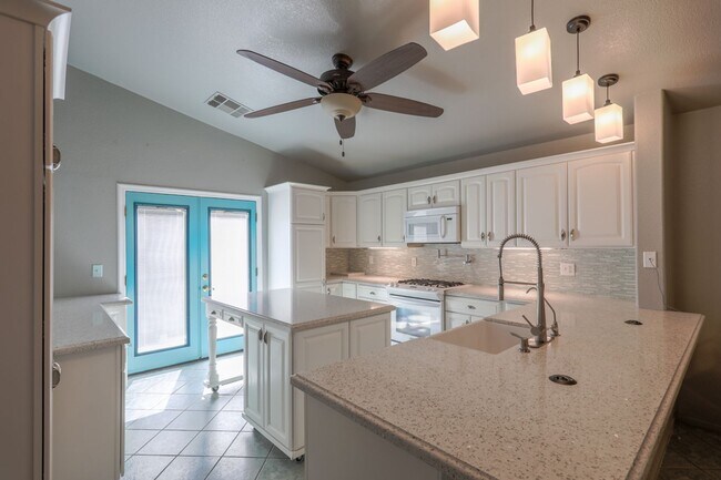 Building Photo - 3 Bedroom Single Story Northwest Vegas Home