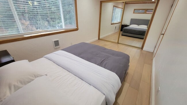 Building Photo - Move-In Ready 3-Bedroom, 2-Bath Home with Garage & Outdoor Charm