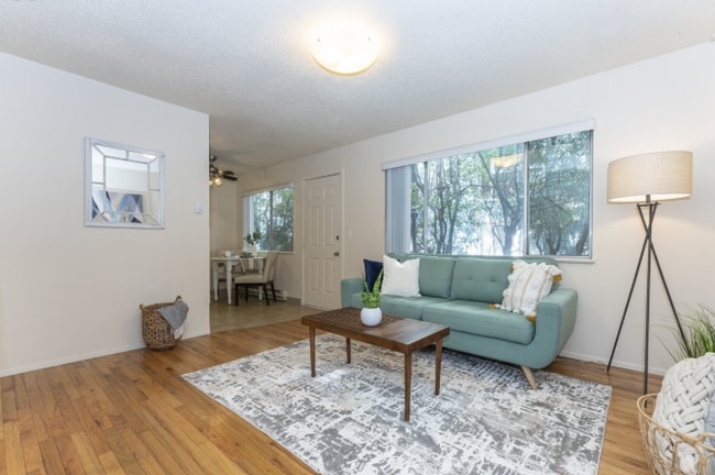 Building Photo - 2536 SE 29th Ave
