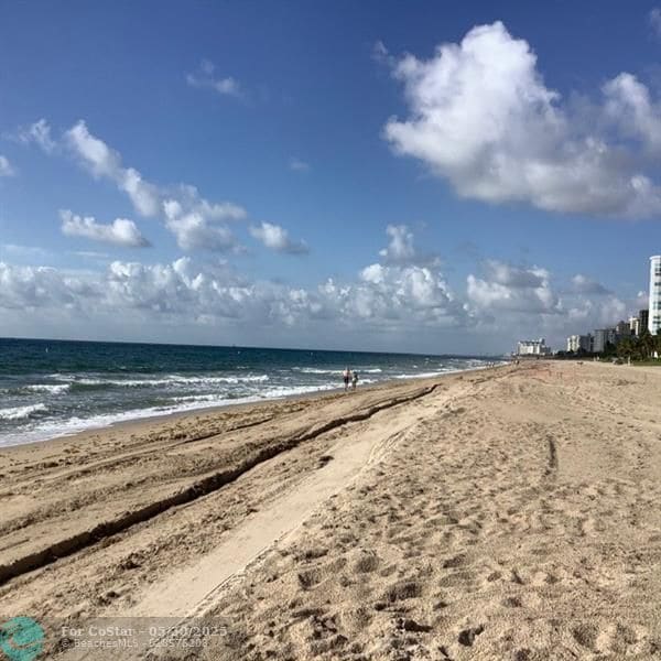 Building Photo - 1481 S Ocean Blvd