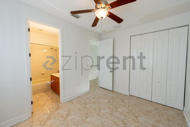 Building Photo - 708 SW 147th Ave