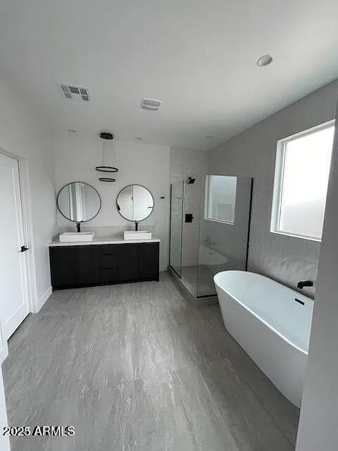 Building Photo - 2826 N 28th Pl