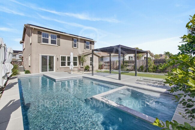 Building Photo - **move in 5/1 $500 off first months rent** Desirable Twelve Bridges Home | 4 bed 3.5 bath