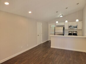 Building Photo - Rent 2 Get 2 Rooms for Free- This home is Priced as a 2bdrm in Intown Atlanta