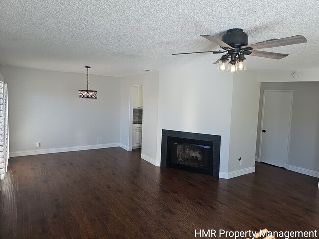 Building Photo - Spacious Two-Story Condo
