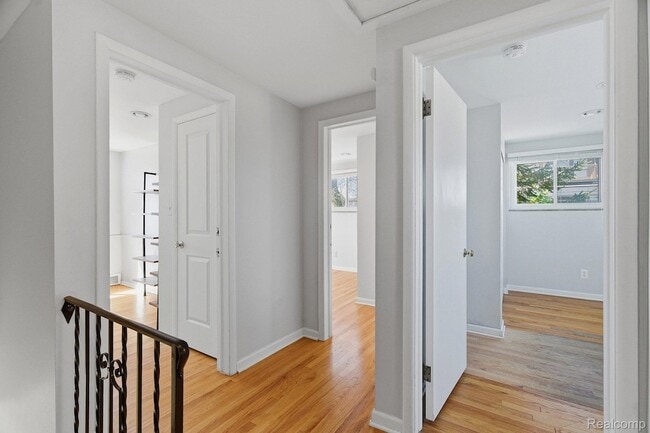 Building Photo - 1111 Holland St